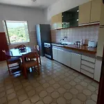 Holiday Home * Zvecanje