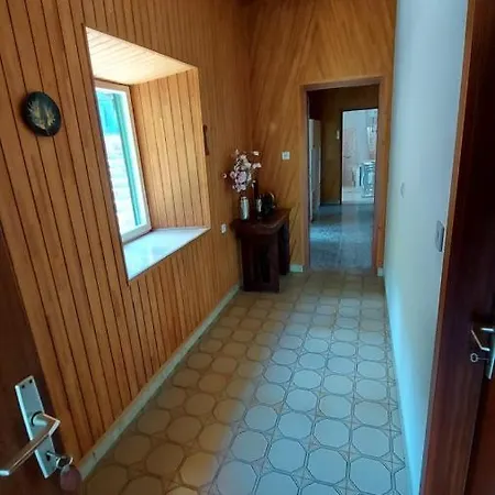 Holiday Home Σπίτι διακοπών Zvecanje
