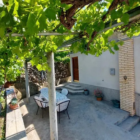 Holiday Home Zvecanje
