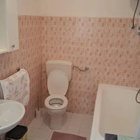 Holiday Home Σπίτι διακοπών Zvecanje