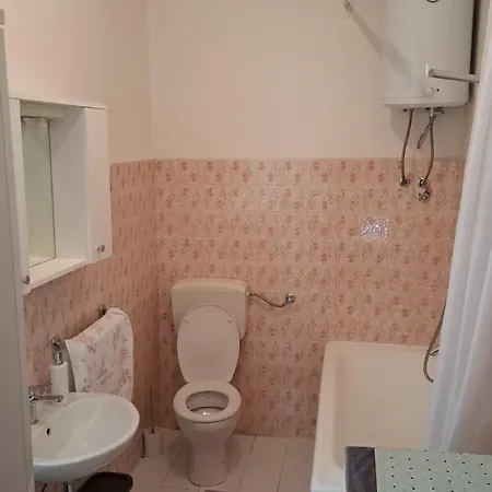 Holiday Home * Zvecanje